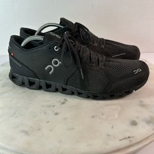 On Cloud Men Size 11 Running Waterproof Running Shoes Cloud 5 Triple Black